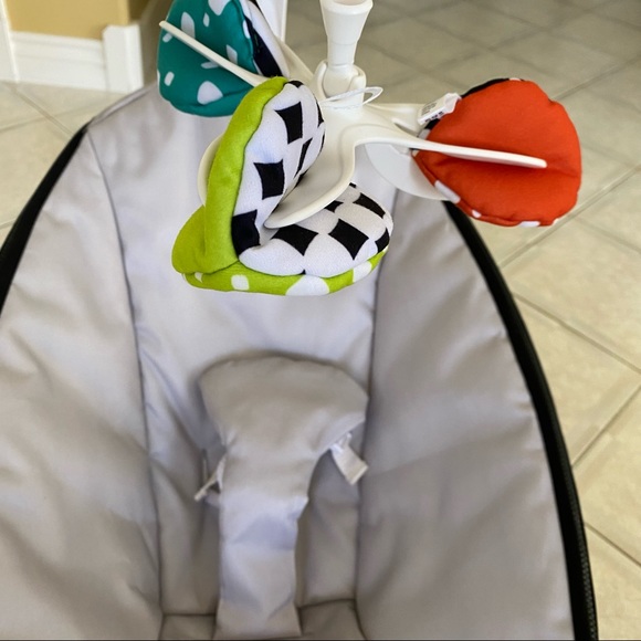 4Moms Rockaroo & Newborn Insert - Picture 5 of 10